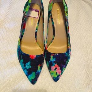 BCBG Shoes with Kitten Heel